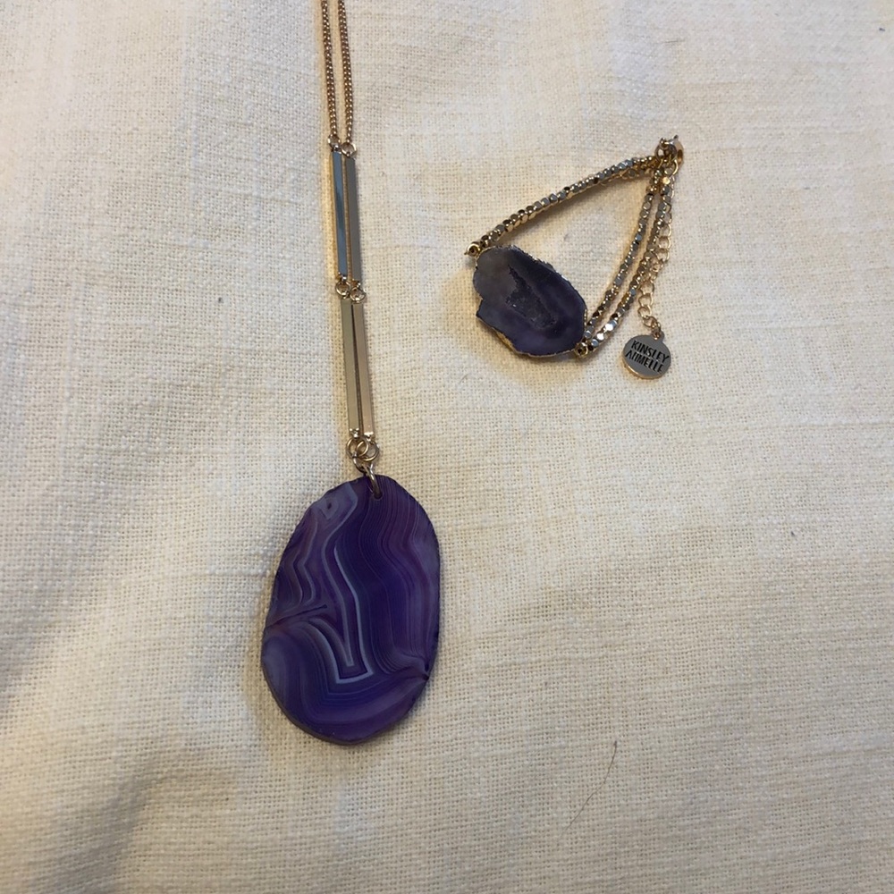 Necklace and bracelet stone set.